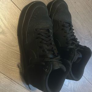 Men’s Nike Size 10 Black Basketball Shoes